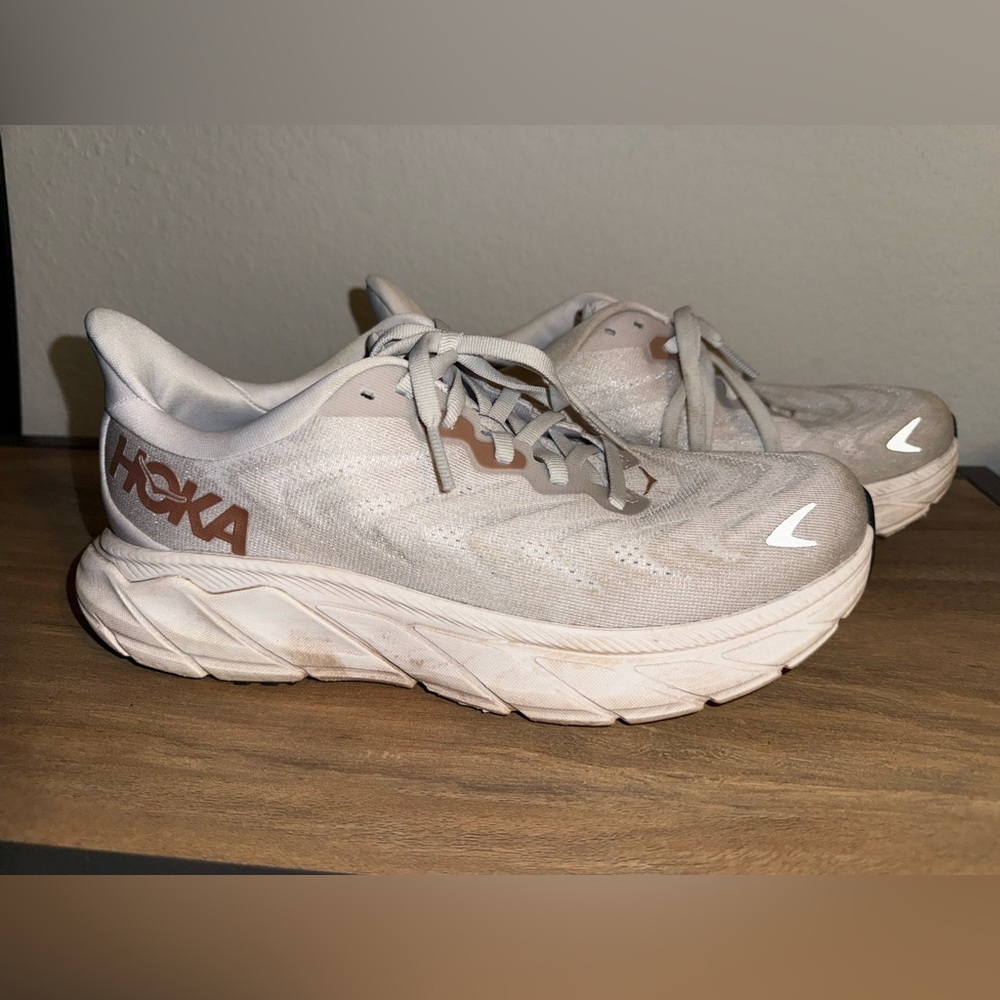 HOKA Women’s Running Shoes Mach 6 size 7 white